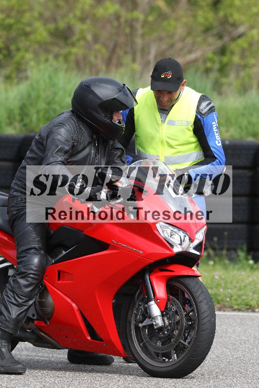 Archiv-2025/10 23.04.2025 Cornu Master School ADR/gruen-vert/13